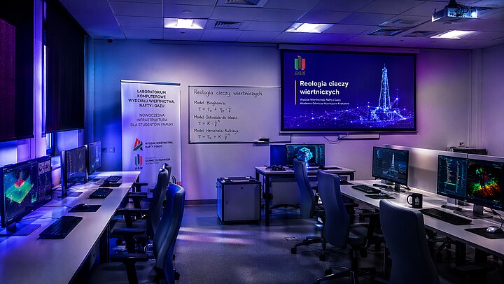 Widok laboratorium komputerowego WWNiG